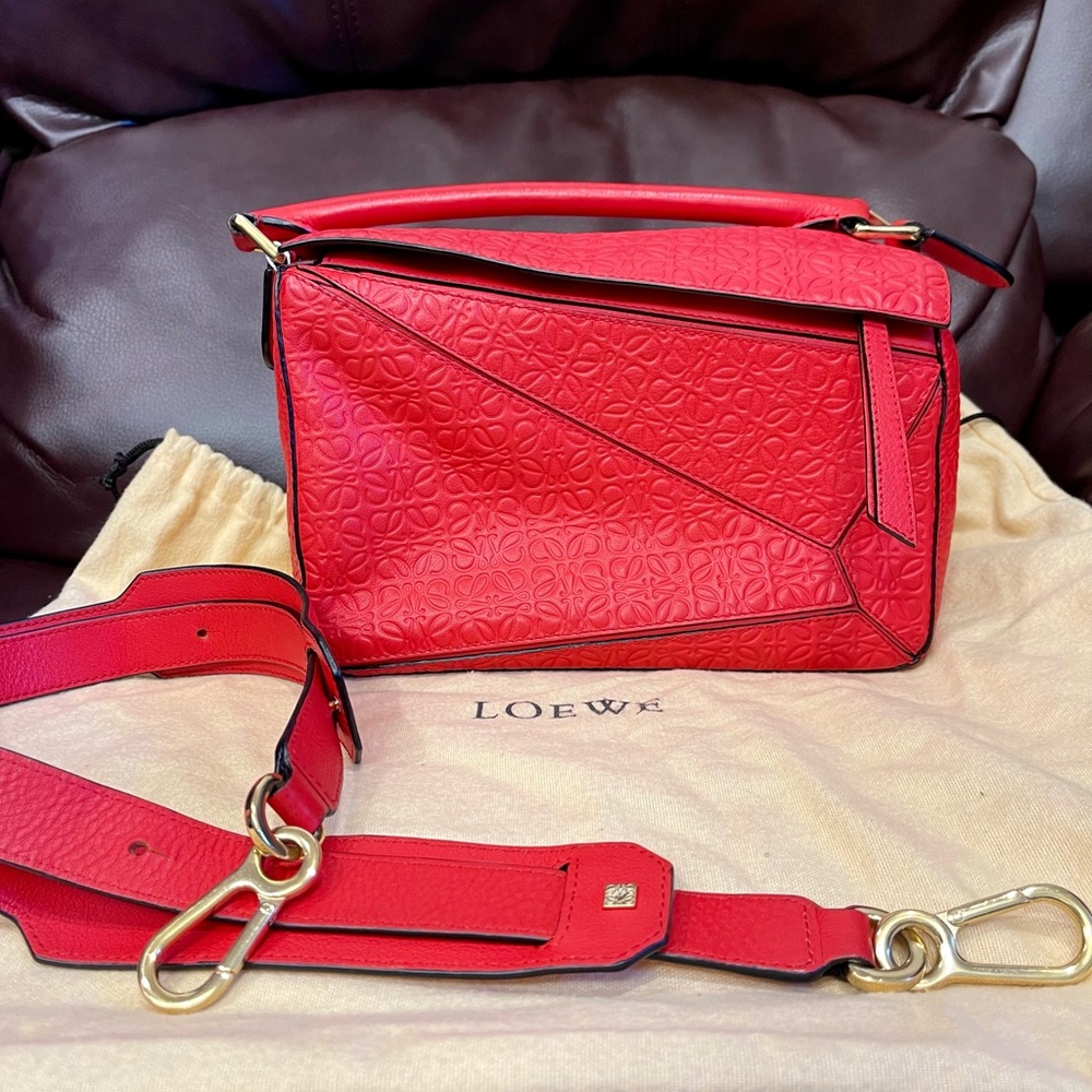 Loewe puzzle small Bag Logo Calfskin Leather Red Plain Anagram Scarlett Handbag